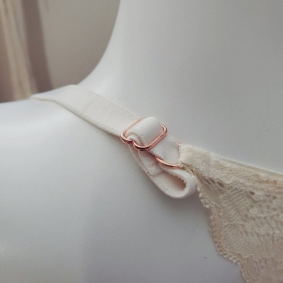 SOLD- Victoria's Secret Pink- Date Pushup Bra 32C - Picture 16 of 16